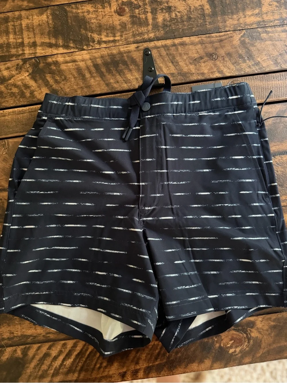 VRST Men’s 5” Resort Shorts Small Navy Sand Washed Stripe Slim Fit NWT